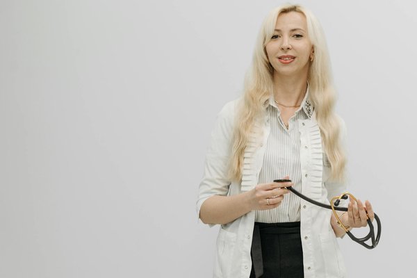 Grossesse en été : les tenues indispensables pour rester au frais !